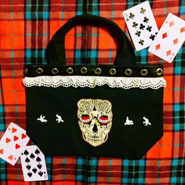画像9: 【夜の街燈 Street Lamp at Night】・LOVE HEART SKULLミニトートバッグ (9)