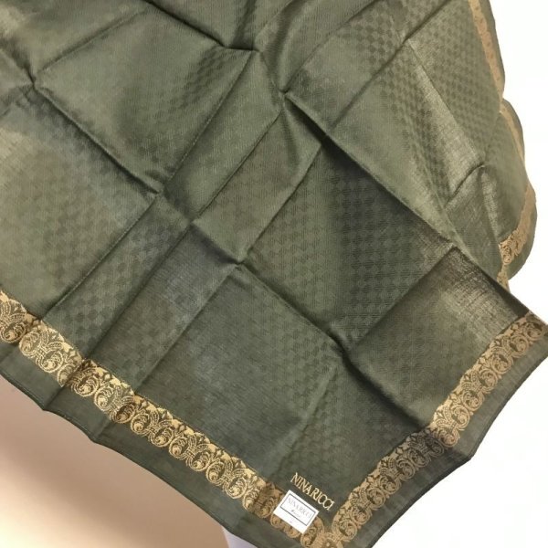 画像4: 【VINTAGE】・NINA RICCI レース模様ハンカチ　＋　ノーブランド カットワーク刺繍ハンカチ　SET (4)