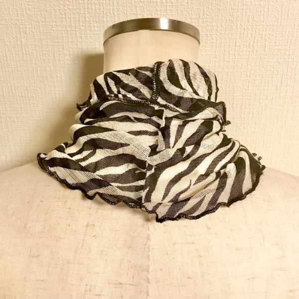 画像2: 【VINTAGE】・ゼブラ柄ネックカバー (2)