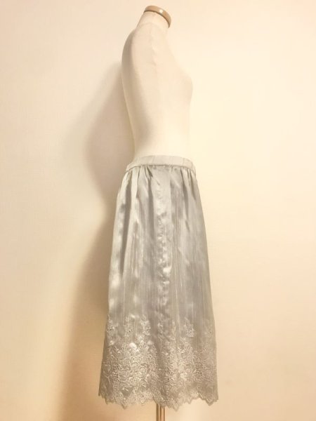 画像3: 【VINTAGE】・カットワーク刺繍レーススカート　シルバー (3)