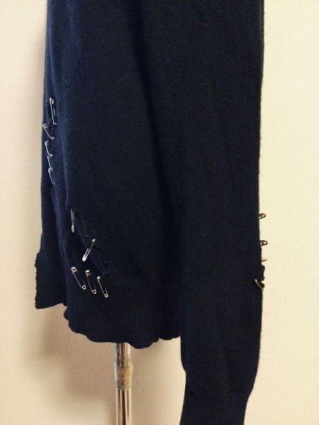 画像5: 【夜の街燈 Street Lamp at Night】・ダメージ加工セーター　ブラック　（リメイク古着） (5)