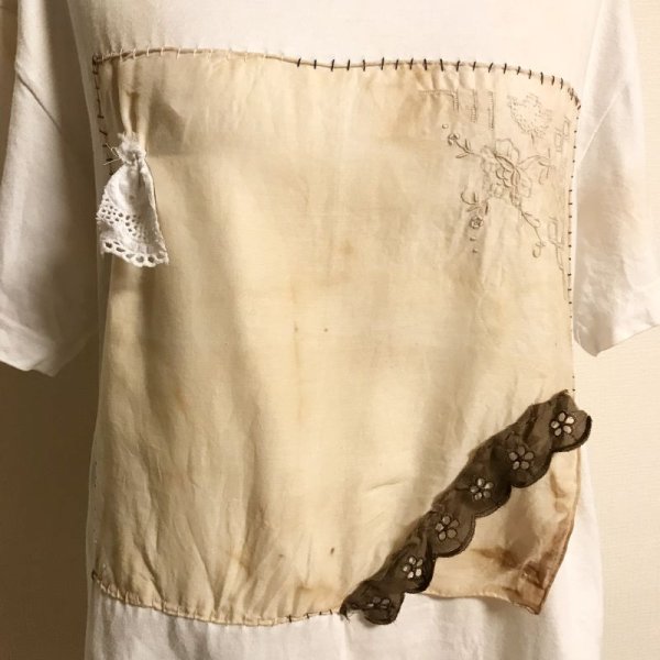 画像5: 【夜の街燈 Street Lamp at Night】・退廃ムラ染めリメイクTシャツ　【ヴィンテージ刺繍ハンカチ+スカラップレース】 (5)