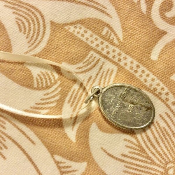 画像3: 【USED】・PRAY FOR US メダイ ＆ イヤーカフ シルバー＆ゴールド　3個SET (3)