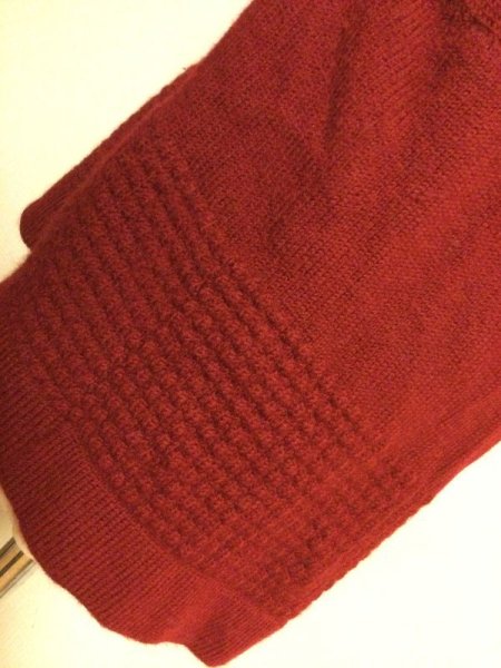 画像10: 【USED】・ニットベスト　赤　+　松任谷由実ツアー缶バッチ付き (10)