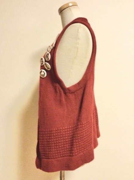 画像3: 【USED】・ニットベスト　赤　+　松任谷由実ツアー缶バッチ付き (3)