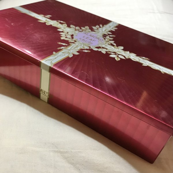 画像4: 【VINTAGE】・ALMOND LEAF LOIS DAR お菓子缶 (4)