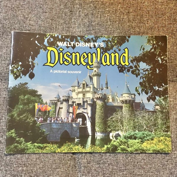 画像1: 【USED BOOK】・WALT DISNEY’S Disneyland　パンフレット (1)