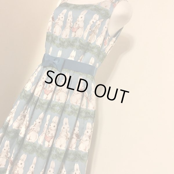 画像4: ※値下げ※Leur Getter/ラビットパレードプリントノースリーブワンピース　ブルー【7000円→5000円】 (4)