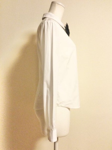 画像2: 【USED】・MILK/Ribbon tie ロゴブラウス　白 (2)