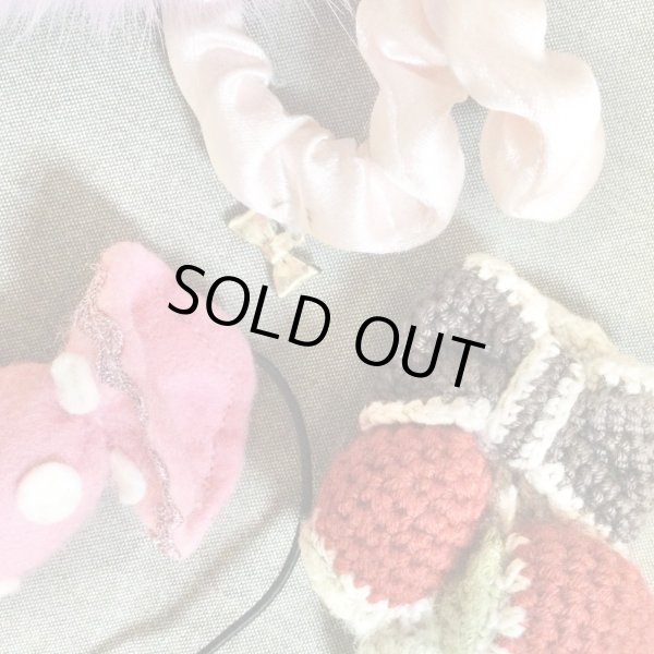 画像3: 【USED】・Emily Temple cute/ポンポンヘアゴム　＋　Shirley Temple/キャンディのヘアゴム　＋　クリエーターブランド/いちごクリップ　＋　ノーブランド/カップケーキヘアゴム　4個SET (3)