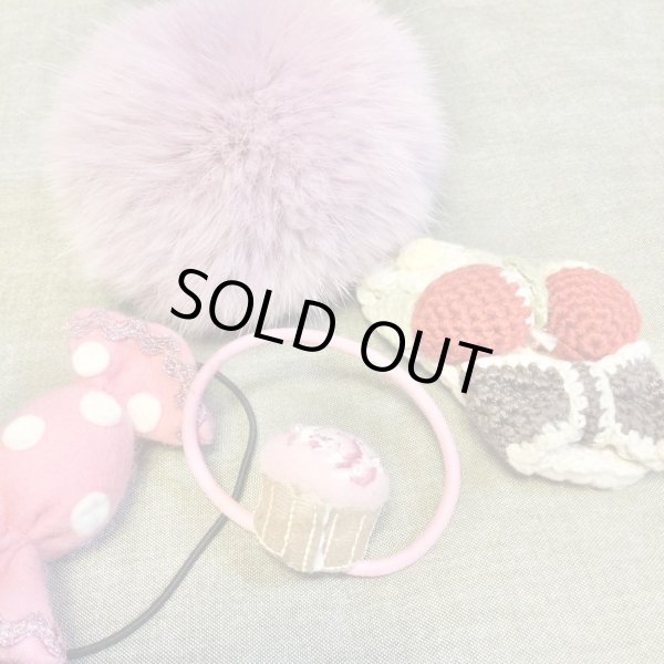 画像5: 【USED】・Emily Temple cute/ポンポンヘアゴム　＋　Shirley Temple/キャンディのヘアゴム　＋　クリエーターブランド/いちごクリップ　＋　ノーブランド/カップケーキヘアゴム　4個SET (5)