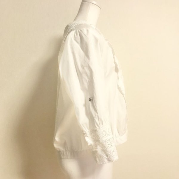 画像2: 【USED】・axes femme セーラーレースブラウス　オフ白 (2)