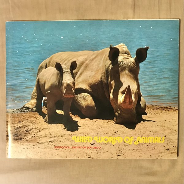 画像1: 【USED BOOK】・洋書　WILD WORLD OF ANIMALS  -ZOOLOGICAL SOCIETY OF SAN DIEGO- (1)