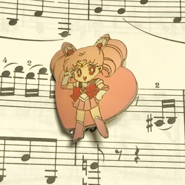 画像1: 【VINTAGE】・セーラームーン　ちびうさバッチ (1)