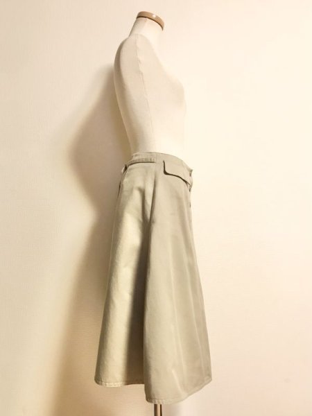 画像2: 【USED】・Lois CRAYON/ボタンベルトロングスカート　ベージュ (2)
