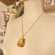画像4: 【VINTAGE】・べっこう飴色のお花のネックレス (4)