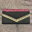 画像1: 【USED】・レースクラッチバッグ　ブラック×ゴールドピンクレース (1)
