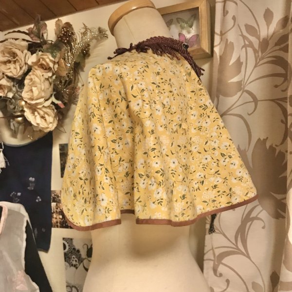 画像10: 【夜の街燈 Street Lamp at Night】・フラワータッセルケープ・オーバースカート　イエローブラウン (10)