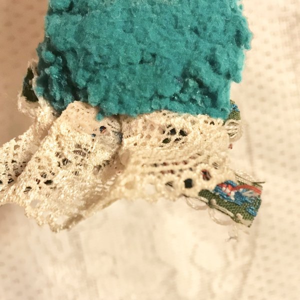 画像4: ※SALE※【USED】・文化人形風うさぎお顔ブローチ グリーン (4)