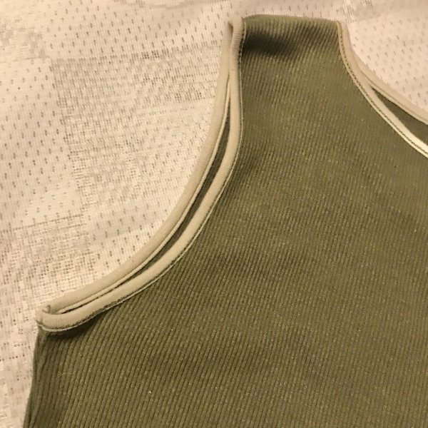 画像4: 【USED】・リブ生地タンクトップ　オリーブグリーン (4)