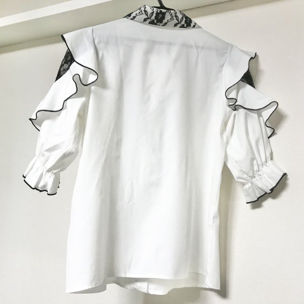 画像2: 【USED】・NOEMIE/黒レースブラウス　白 (2)