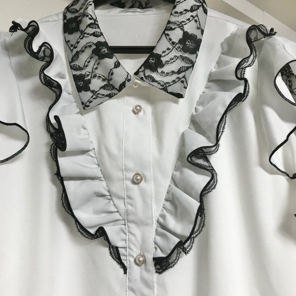 画像4: 【USED】・NOEMIE/黒レースブラウス　白 (4)